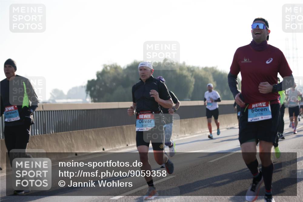 03.10.2025 - Köhlbrandbrückenlauf Jannik Wohlers http://msf.ph/oto/9059358 03.10.2025 09:14:21 Position 3 3301, 3091, 3118 meine-sportfotos.de