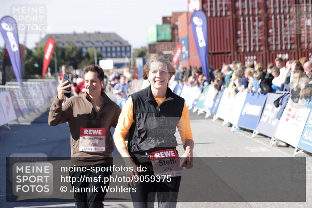 03.10.2025 - Köhlbrandbrückenlauf Jannik Wohlers http://msf.ph/oto/9059375 03.10.2025 13:12:21 Ziel 4266, 4369, 4470, 4656, 4745, 4908, 5062, 5644, 6098, 6185, 6565, 6566 meine-sportfotos.de