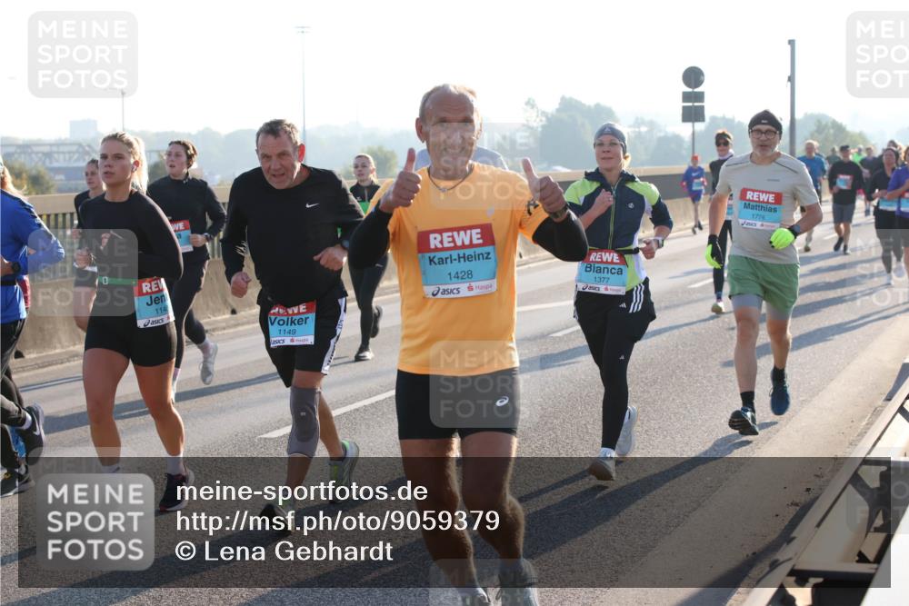 03.10.2025 - Köhlbrandbrückenlauf Lena Gebhardt http://msf.ph/oto/9059379 03.10.2025 09:18:48 Position 1 1148, 1149, 1428, 1377, 1776 meine-sportfotos.de