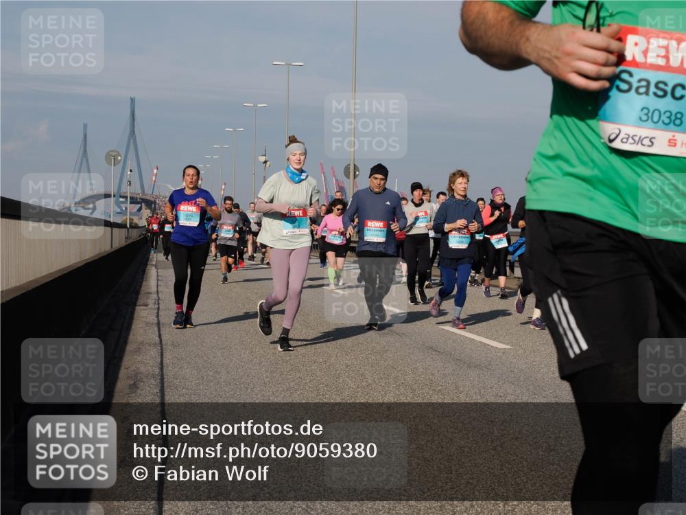 03.10.2025 - Köhlbrandbrückenlauf Fabian Wolf http://msf.ph/oto/9059380 03.10.2025 10:04:48 Position 3 3038 meine-sportfotos.de