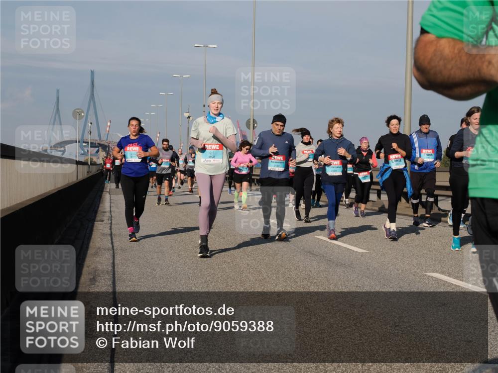 03.10.2025 - Köhlbrandbrückenlauf Fabian Wolf http://msf.ph/oto/9059388 03.10.2025 10:04:48 Position 3 3803, 2078 meine-sportfotos.de