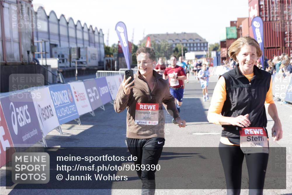 03.10.2025 - Köhlbrandbrückenlauf Jannik Wohlers http://msf.ph/oto/9059390 03.10.2025 13:12:21 Ziel 4266, 4369, 4470, 4656, 4745, 4908, 5062, 5644, 6098, 6185, 6565, 6566 meine-sportfotos.de