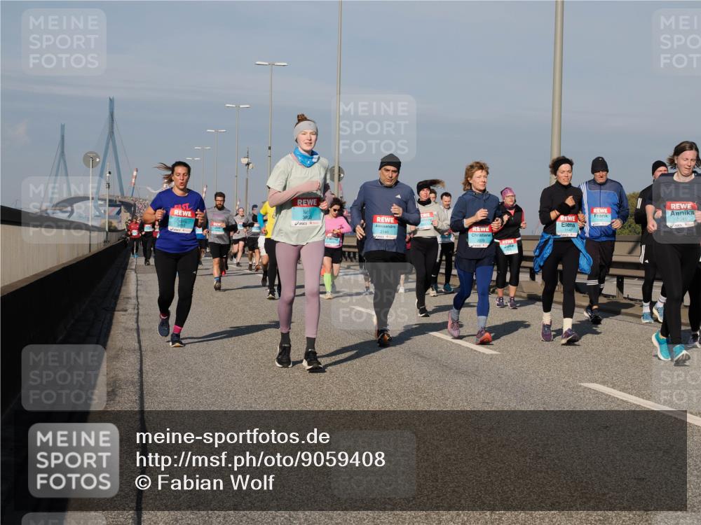 03.10.2025 - Köhlbrandbrückenlauf Fabian Wolf http://msf.ph/oto/9059408 03.10.2025 10:04:49 Position 3 3808, 2140, 2078, 2045, 1147 meine-sportfotos.de