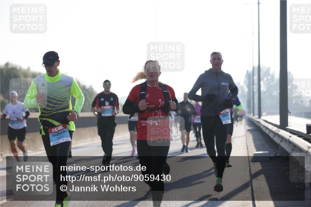 03.10.2025 - Köhlbrandbrückenlauf Jannik Wohlers http://msf.ph/oto/9059430 03.10.2025 09:14:22 Position 3 3514 meine-sportfotos.de