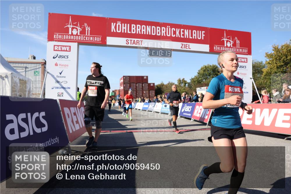 03.10.2025 - Köhlbrandbrückenlauf Lena Gebhardt http://msf.ph/oto/9059450 03.10.2025 13:10:14 Ziel 4147, 4196, 4343, 4364, 4573, 4683, 4730, 4822, 5029, 5977, 6111, 6428, 6432, 6587, 6813 meine-sportfotos.de