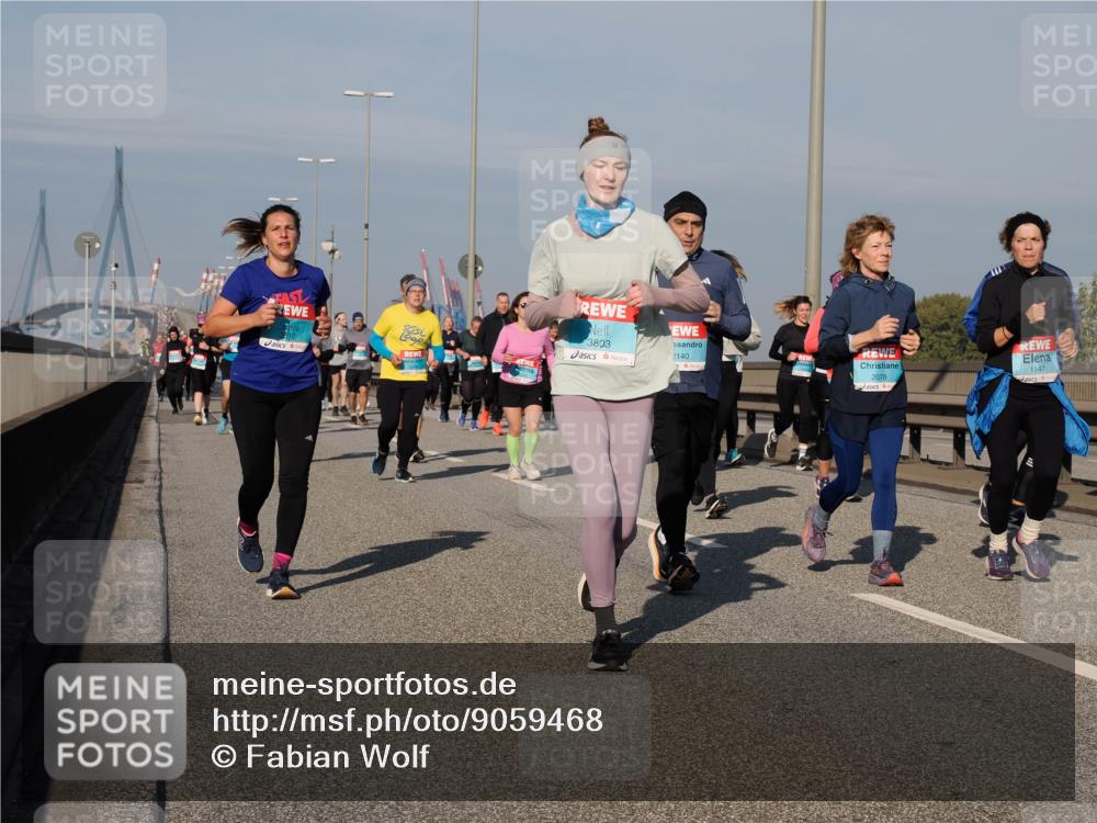 03.10.2025 - Köhlbrandbrückenlauf Fabian Wolf http://msf.ph/oto/9059468 03.10.2025 10:04:50 Position 3 3310, 3803, 2140, 2078, 1147 meine-sportfotos.de