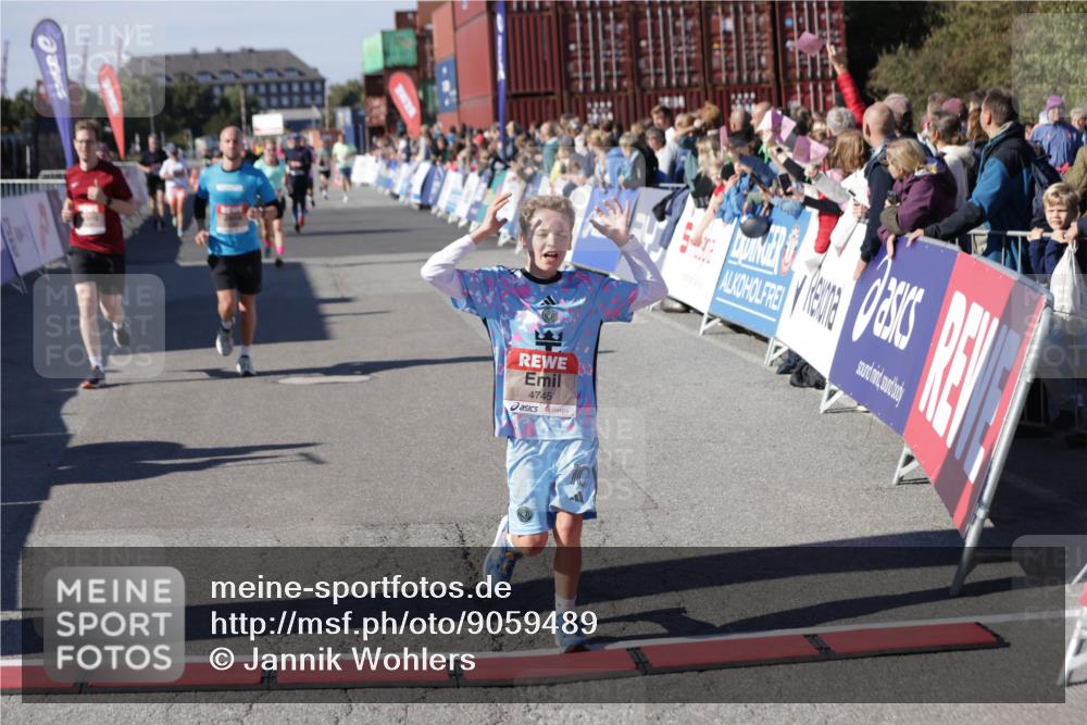 03.10.2025 - Köhlbrandbrückenlauf Jannik Wohlers http://msf.ph/oto/9059489 03.10.2025 13:12:27 Ziel 4189, 4266, 4638, 4656, 4700, 4745, 4908, 4973, 5062, 6565, 6566 meine-sportfotos.de