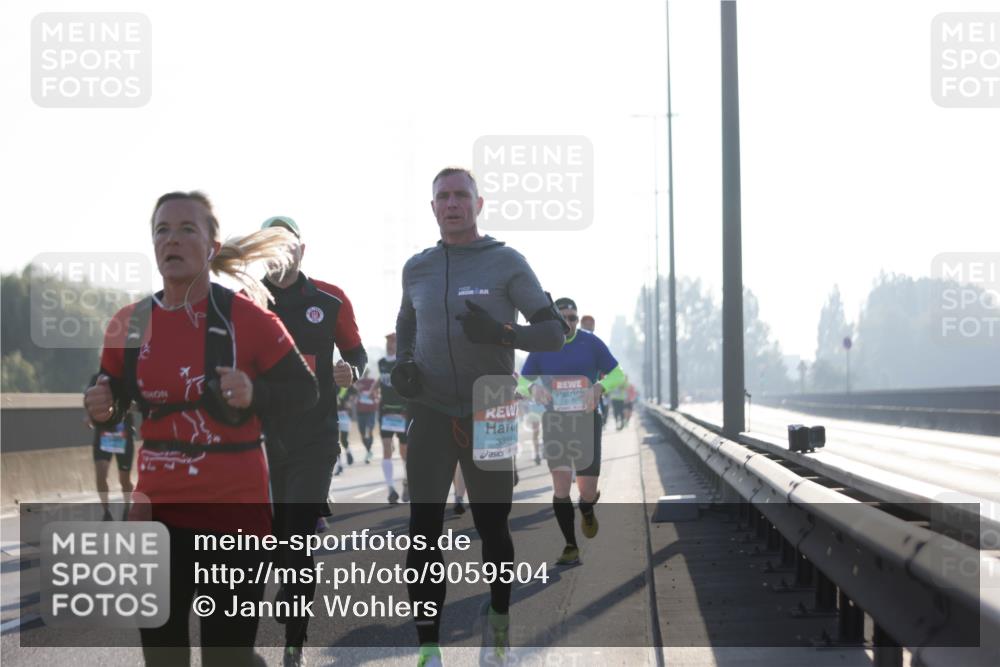 03.10.2025 - Köhlbrandbrückenlauf Jannik Wohlers http://msf.ph/oto/9059504 03.10.2025 09:14:23 Position 3 3354 meine-sportfotos.de