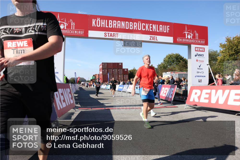 03.10.2025 - Köhlbrandbrückenlauf Lena Gebhardt http://msf.ph/oto/9059526 03.10.2025 13:10:16 Ziel 4147, 4196, 4343, 4364, 4573, 4683, 4730, 4822, 5029, 5977, 6111, 6587, 6813 meine-sportfotos.de