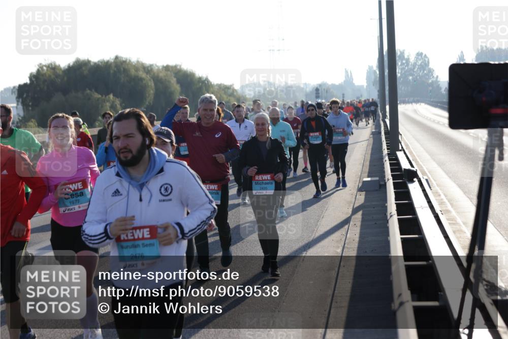 03.10.2025 - Köhlbrandbrückenlauf Jannik Wohlers http://msf.ph/oto/9059538 03.10.2025 09:22:17 Position 3 1977, 2476, 2435 meine-sportfotos.de