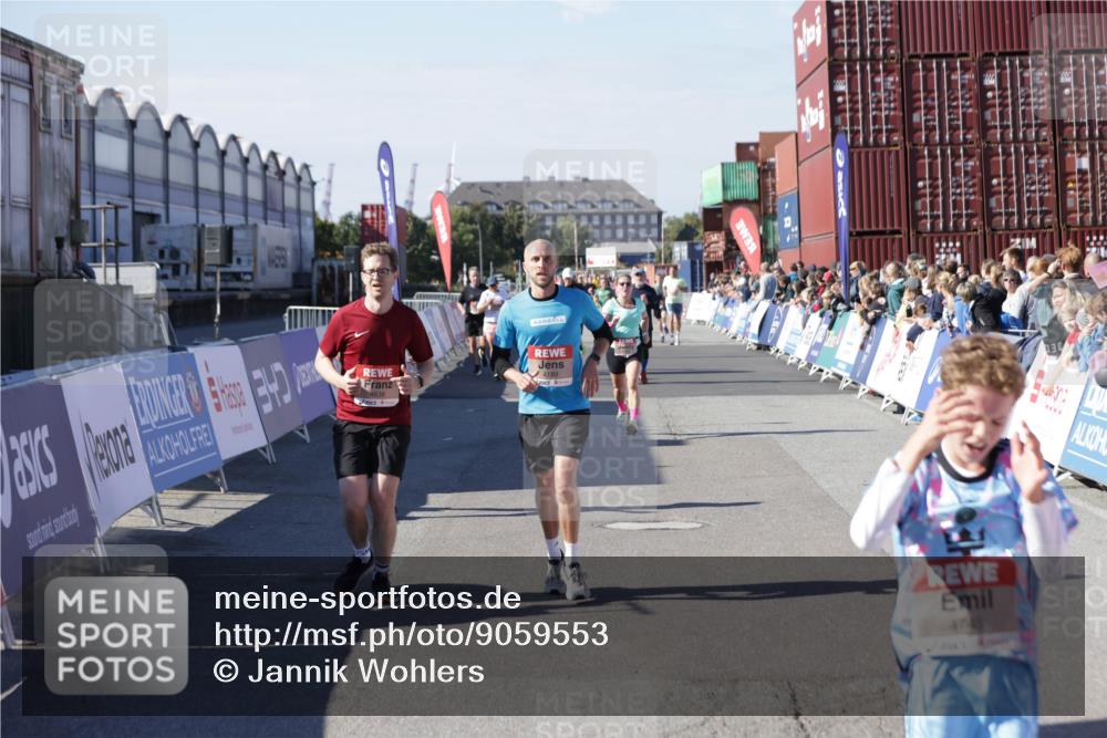03.10.2025 - Köhlbrandbrückenlauf Jannik Wohlers http://msf.ph/oto/9059553 03.10.2025 13:12:28 Ziel 4189, 4266, 4638, 4700, 4745, 4908, 4973, 5062, 6565, 6566 meine-sportfotos.de
