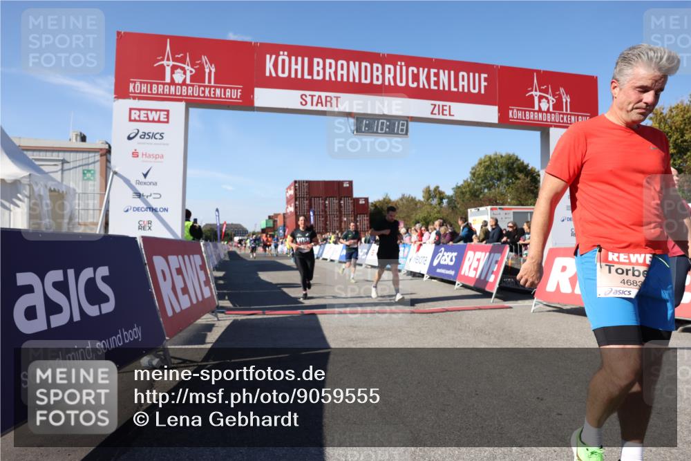 03.10.2025 - Köhlbrandbrückenlauf Lena Gebhardt http://msf.ph/oto/9059555 03.10.2025 13:10:18 Ziel 4147, 4343, 4364, 4479, 4573, 4683, 4730, 4822, 5029, 6587, 6813 meine-sportfotos.de