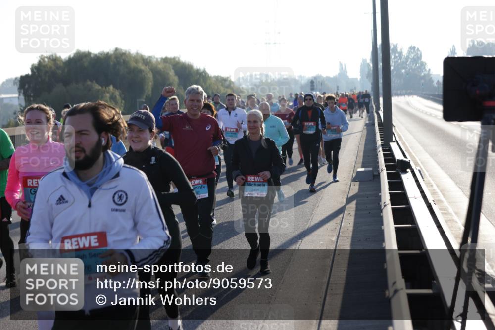 03.10.2025 - Köhlbrandbrückenlauf Jannik Wohlers http://msf.ph/oto/9059573 03.10.2025 09:22:17 Position 3 76, 2435 meine-sportfotos.de