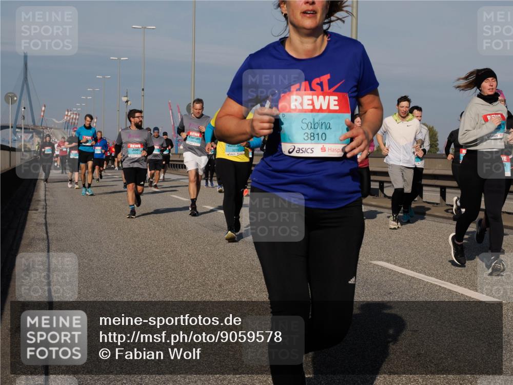 03.10.2025 - Köhlbrandbrückenlauf Fabian Wolf http://msf.ph/oto/9059578 03.10.2025 10:04:53 Position 3 3279, 3810 meine-sportfotos.de