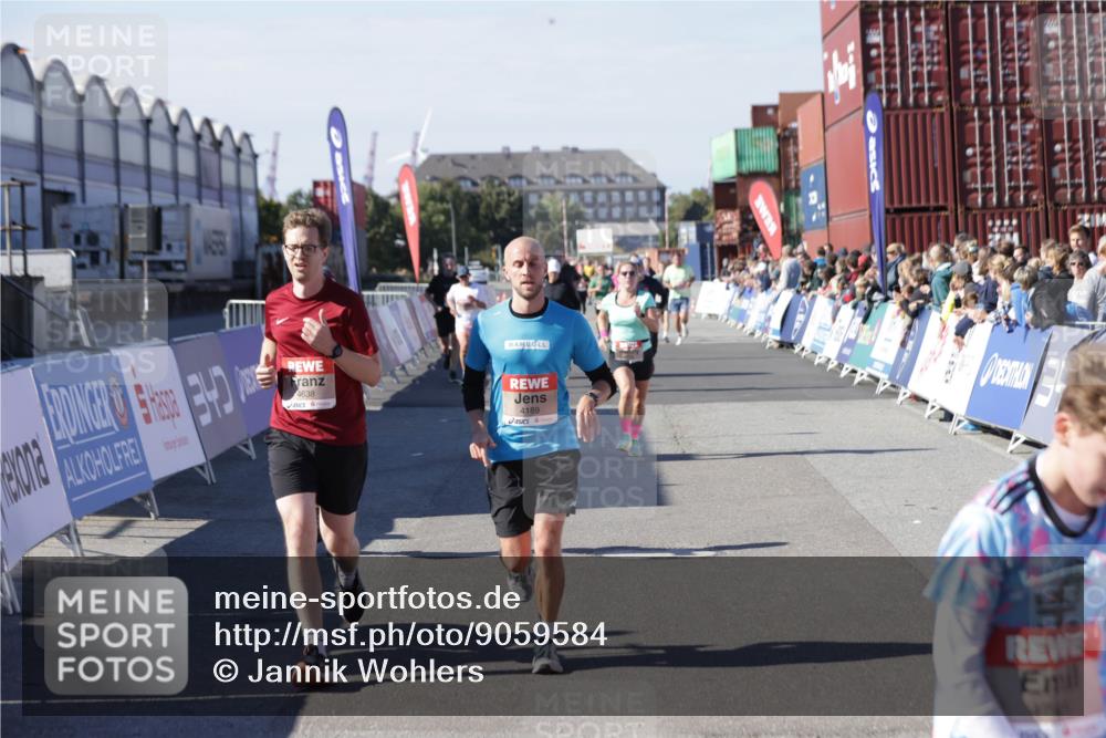 03.10.2025 - Köhlbrandbrückenlauf Jannik Wohlers http://msf.ph/oto/9059584 03.10.2025 13:12:28 Ziel 4189, 4266, 4638, 4700, 4745, 4908, 4973, 5062, 6565, 6566 meine-sportfotos.de