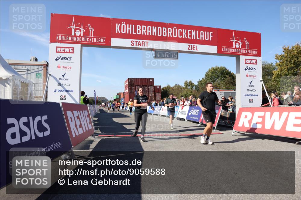 03.10.2025 - Köhlbrandbrückenlauf Lena Gebhardt http://msf.ph/oto/9059588 03.10.2025 13:10:19 Ziel 4147, 4343, 4364, 4479, 4683, 4710, 4774, 4822, 5029, 6587, 6813 meine-sportfotos.de