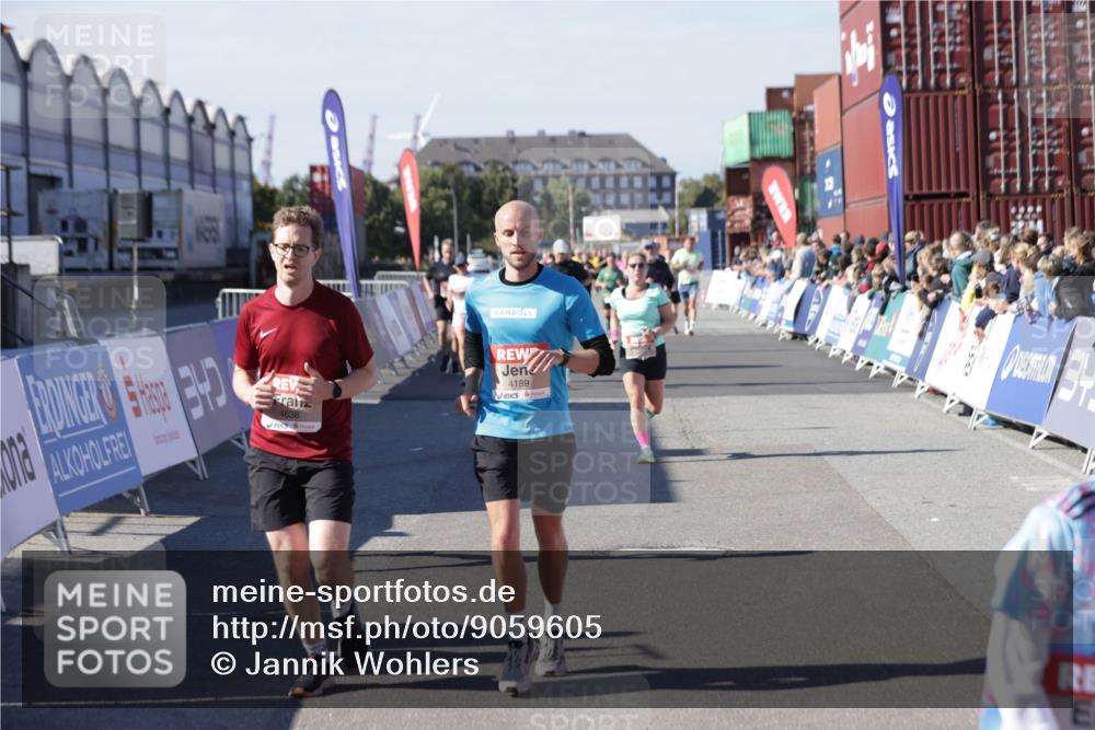 03.10.2025 - Köhlbrandbrückenlauf Jannik Wohlers http://msf.ph/oto/9059605 03.10.2025 13:12:29 Ziel 4189, 4266, 4638, 4700, 4745, 4864, 4873, 4908, 4973, 5062 meine-sportfotos.de