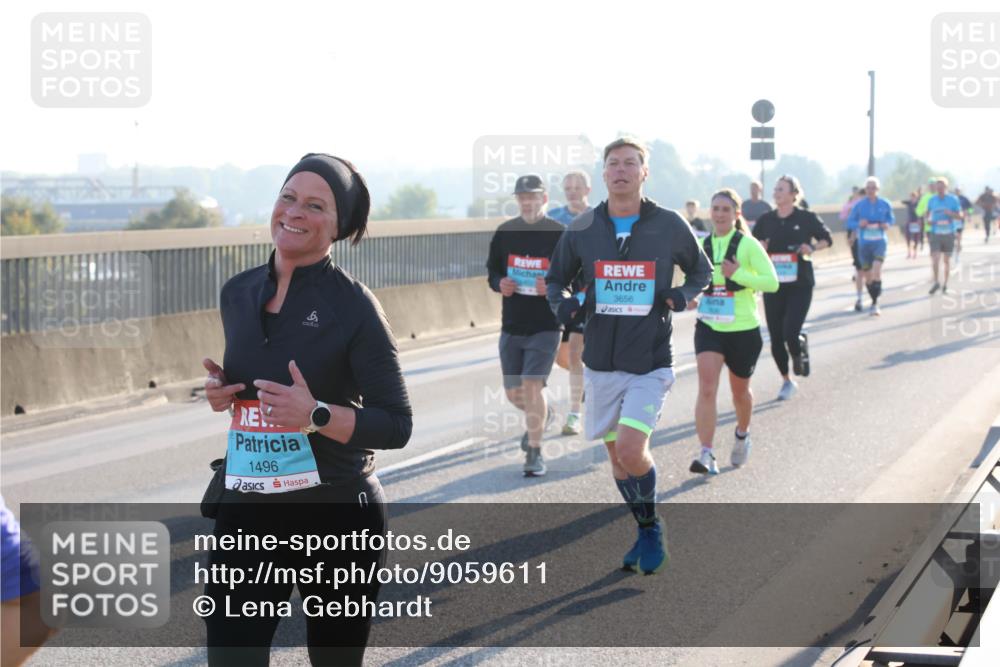 03.10.2025 - Köhlbrandbrückenlauf Lena Gebhardt http://msf.ph/oto/9059611 03.10.2025 09:18:54 Position 1 1496, 3656 meine-sportfotos.de