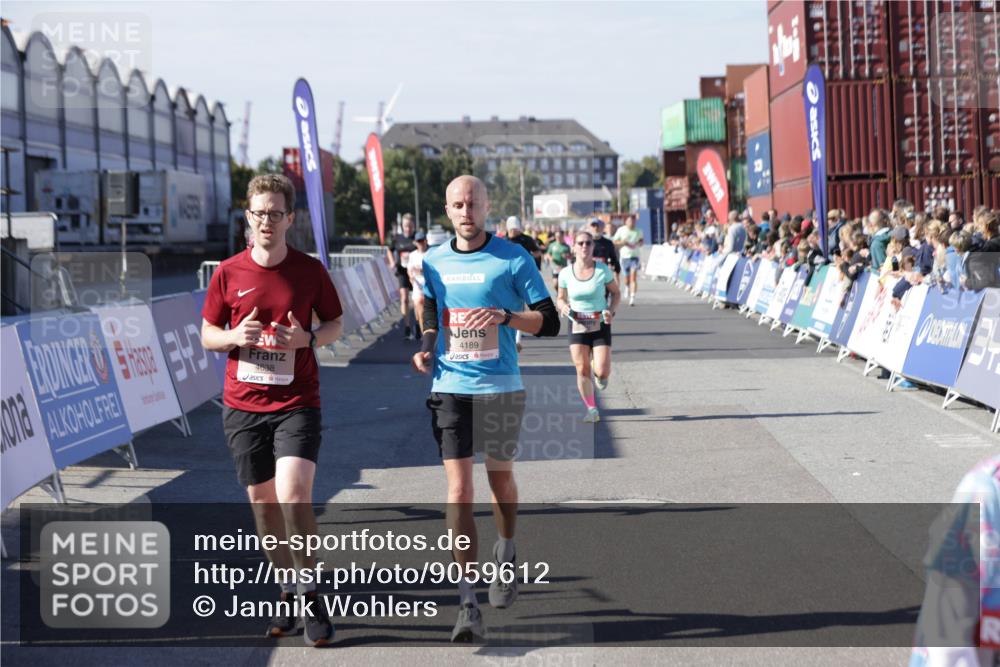 03.10.2025 - Köhlbrandbrückenlauf Jannik Wohlers http://msf.ph/oto/9059612 03.10.2025 13:12:29 Ziel 4189, 4266, 4638, 4700, 4745, 4864, 4873, 4908, 4973, 5062 meine-sportfotos.de