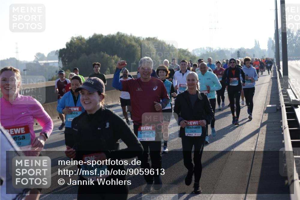 03.10.2025 - Köhlbrandbrückenlauf Jannik Wohlers http://msf.ph/oto/9059613 03.10.2025 09:22:17 Position 3 77, 2315, 2114, 1687, 2435 meine-sportfotos.de