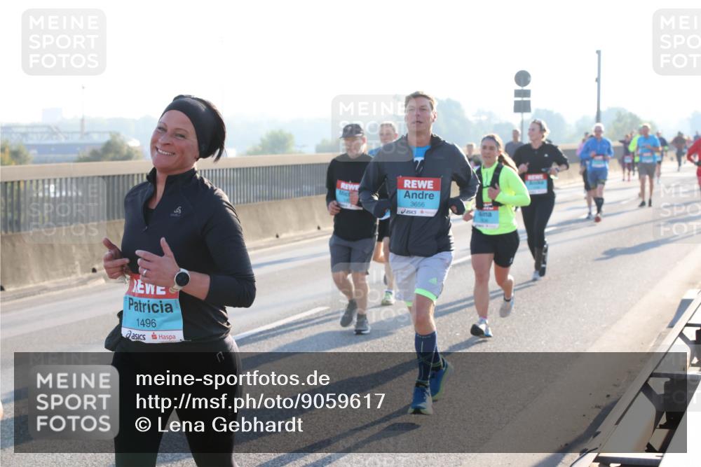 03.10.2025 - Köhlbrandbrückenlauf Lena Gebhardt http://msf.ph/oto/9059617 03.10.2025 09:18:54 Position 1 1496, 3656 meine-sportfotos.de