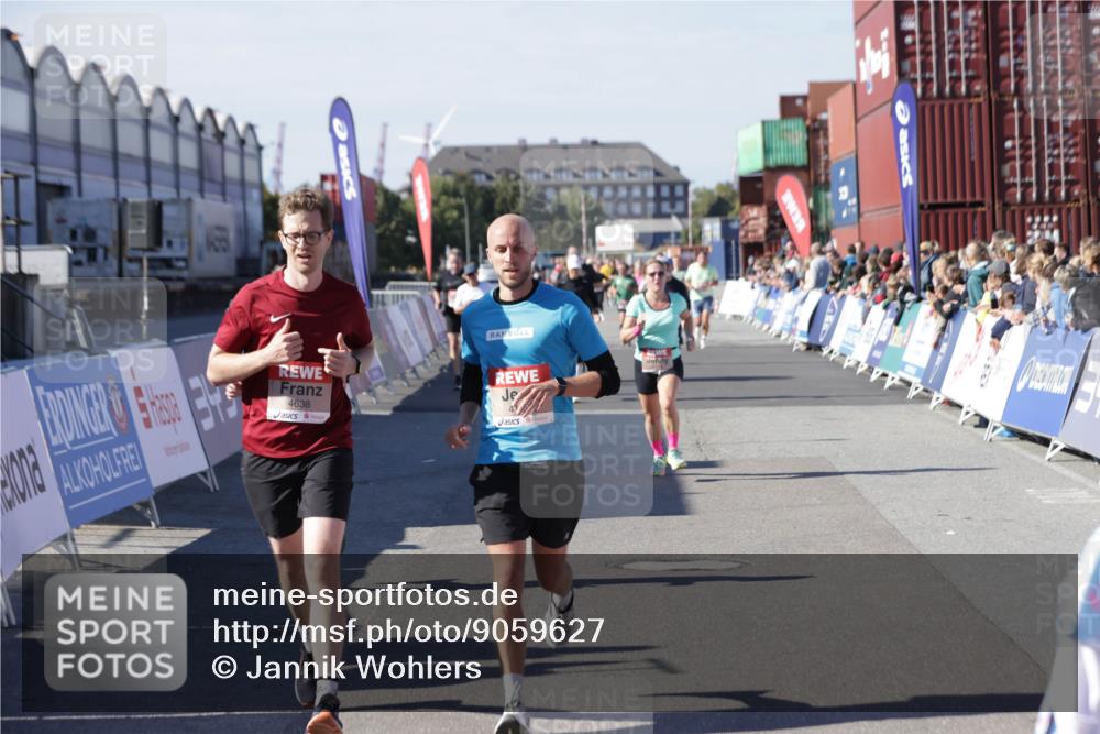 03.10.2025 - Köhlbrandbrückenlauf Jannik Wohlers http://msf.ph/oto/9059627 03.10.2025 13:12:29 Ziel 4189, 4266, 4638, 4700, 4745, 4864, 4873, 4908, 4973, 5062 meine-sportfotos.de