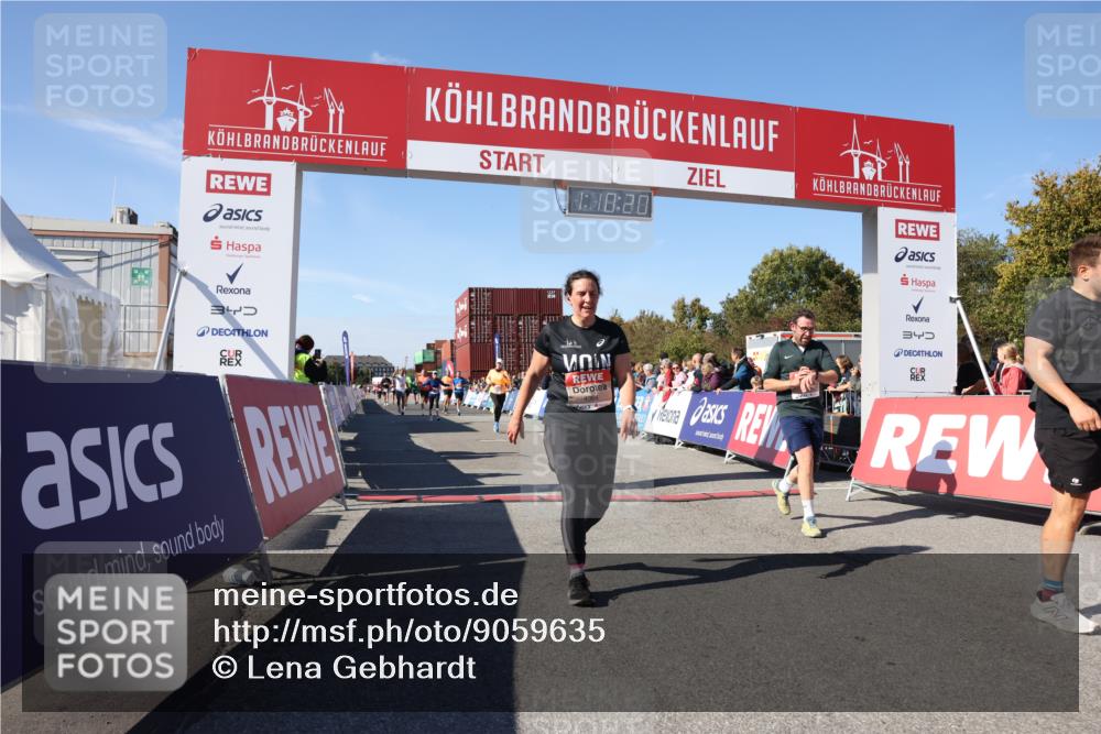 03.10.2025 - Köhlbrandbrückenlauf Lena Gebhardt http://msf.ph/oto/9059635 03.10.2025 13:10:21 Ziel 4147, 4343, 4364, 4479, 4683, 4710, 4711, 4774, 4822, 5029, 6587, 6781, 6782 meine-sportfotos.de