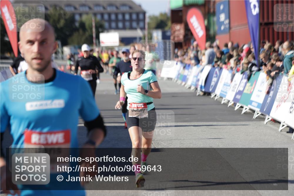 03.10.2025 - Köhlbrandbrückenlauf Jannik Wohlers http://msf.ph/oto/9059643 03.10.2025 13:12:30 Ziel 4189, 4266, 4609, 4638, 4700, 4745, 4864, 4873, 4908, 4973, 5062 meine-sportfotos.de