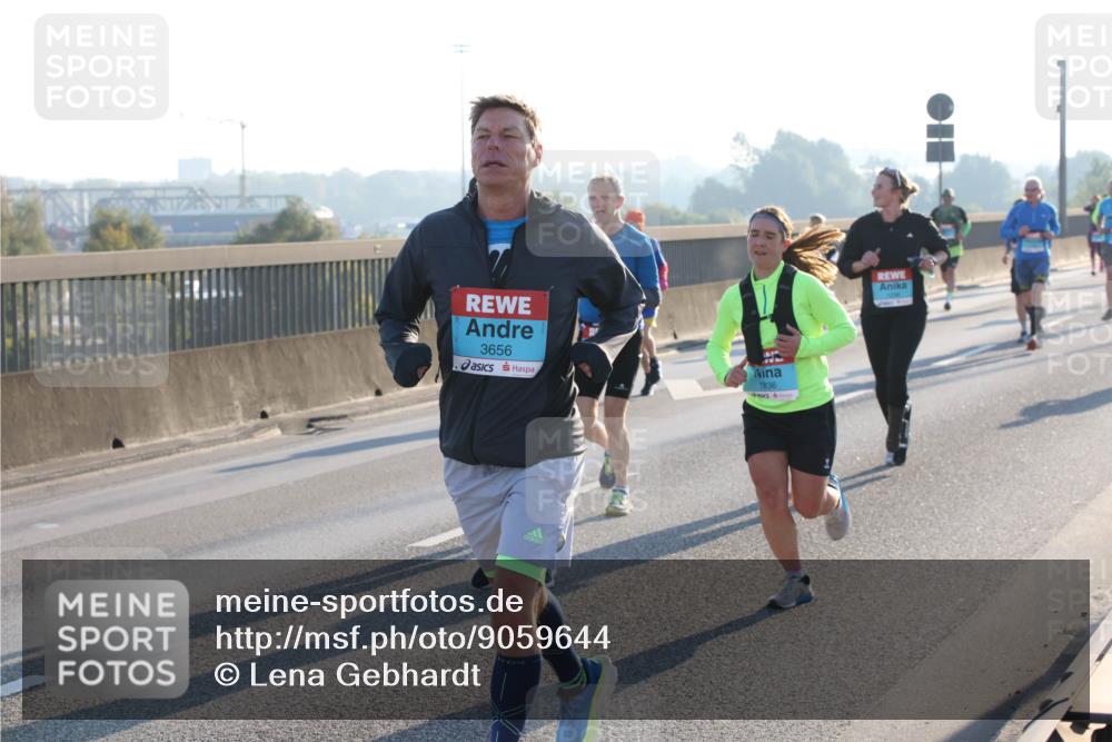 03.10.2025 - Köhlbrandbrückenlauf Lena Gebhardt http://msf.ph/oto/9059644 03.10.2025 09:18:54 Position 1 3656, 1836 meine-sportfotos.de