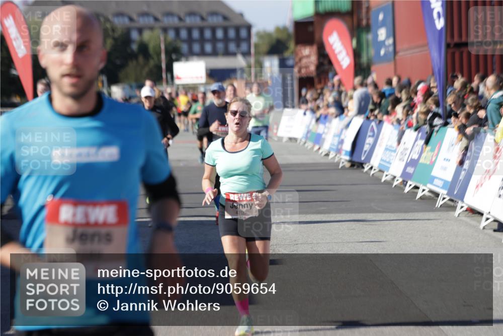 03.10.2025 - Köhlbrandbrückenlauf Jannik Wohlers http://msf.ph/oto/9059654 03.10.2025 13:12:30 Ziel 4189, 4266, 4609, 4638, 4700, 4745, 4864, 4873, 4908, 4973, 5062 meine-sportfotos.de