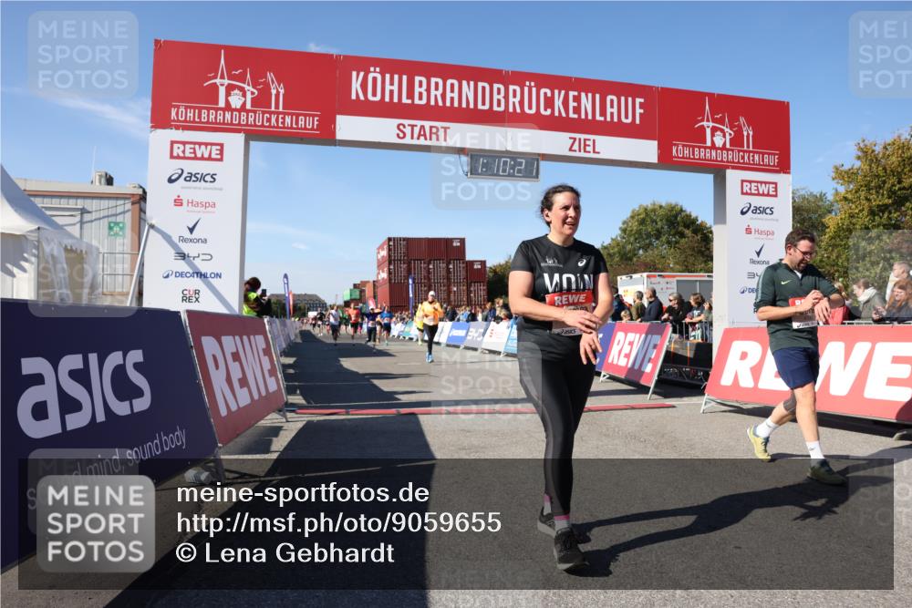 03.10.2025 - Köhlbrandbrückenlauf Lena Gebhardt http://msf.ph/oto/9059655 03.10.2025 13:10:21 Ziel 4147, 4343, 4364, 4479, 4683, 4710, 4711, 4774, 4822, 5029, 6587, 6781, 6782 meine-sportfotos.de