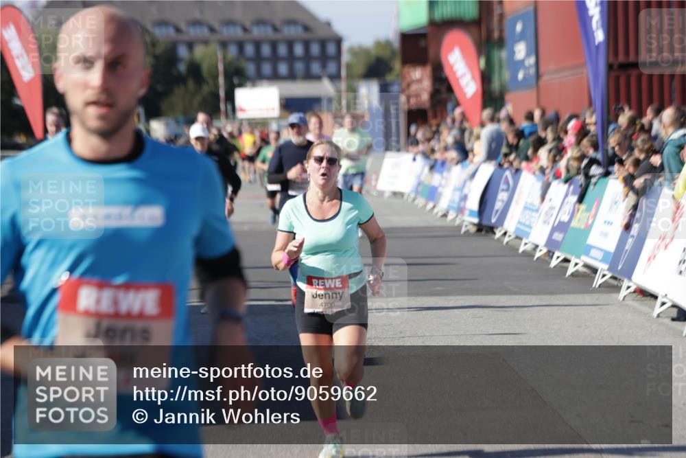 03.10.2025 - Köhlbrandbrückenlauf Jannik Wohlers http://msf.ph/oto/9059662 03.10.2025 13:12:30 Ziel 4189, 4266, 4609, 4638, 4700, 4745, 4864, 4873, 4908, 4973, 5062 meine-sportfotos.de