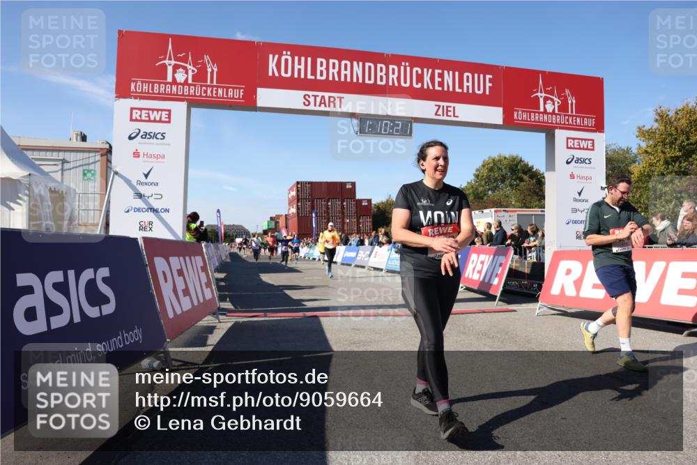 03.10.2025 - Köhlbrandbrückenlauf Lena Gebhardt http://msf.ph/oto/9059664 03.10.2025 13:10:22 Ziel 4147, 4343, 4364, 4479, 4683, 4710, 4711, 4774, 4822, 5029, 6294, 6587, 6781, 6782 meine-sportfotos.de
