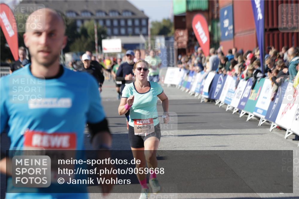 03.10.2025 - Köhlbrandbrückenlauf Jannik Wohlers http://msf.ph/oto/9059668 03.10.2025 13:12:30 Ziel 4189, 4266, 4609, 4638, 4700, 4745, 4864, 4873, 4908, 4973, 5062 meine-sportfotos.de
