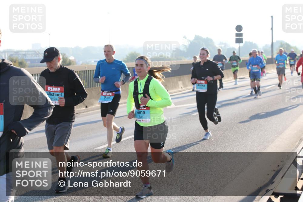 03.10.2025 - Köhlbrandbrückenlauf Lena Gebhardt http://msf.ph/oto/9059671 03.10.2025 09:18:55 Position 1 1403, 1836 meine-sportfotos.de