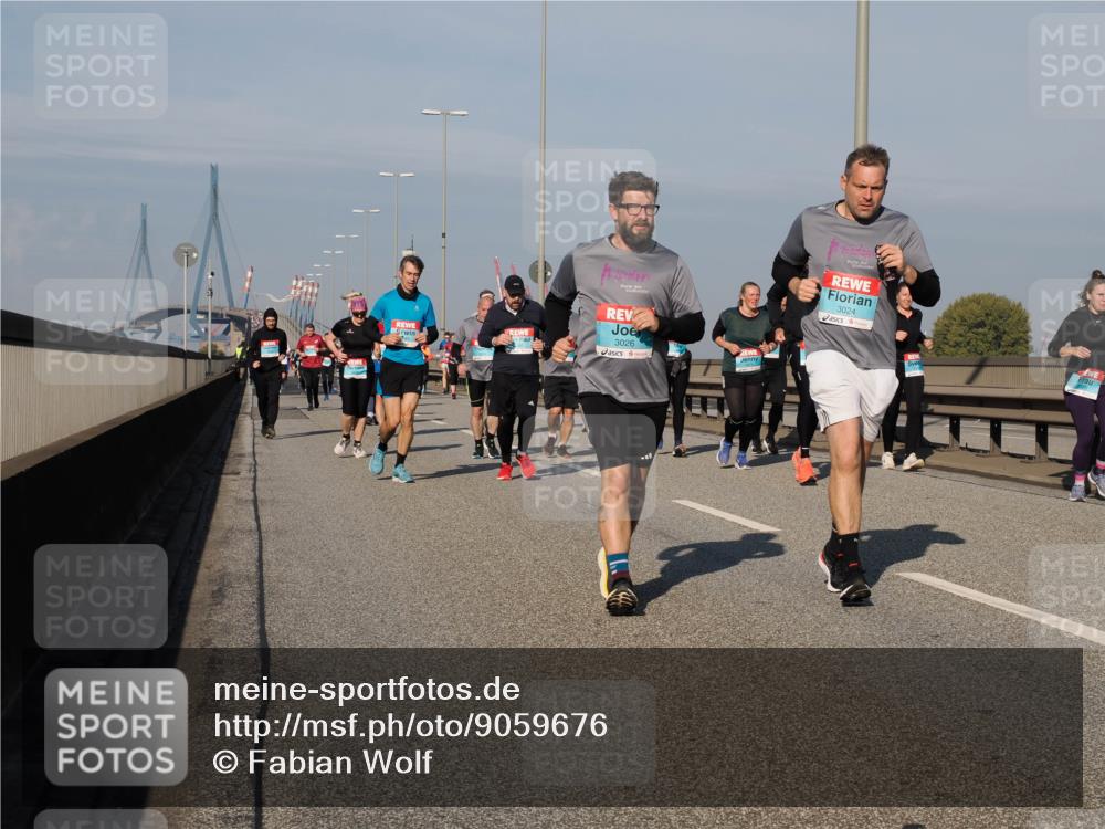03.10.2025 - Köhlbrandbrückenlauf Fabian Wolf http://msf.ph/oto/9059676 03.10.2025 10:04:56 Position 3 3026, 3024 meine-sportfotos.de