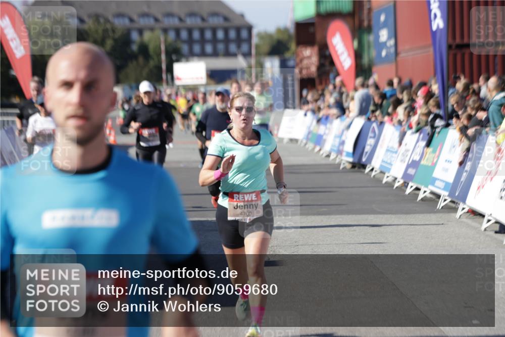 03.10.2025 - Köhlbrandbrückenlauf Jannik Wohlers http://msf.ph/oto/9059680 03.10.2025 13:12:30 Ziel 4189, 4266, 4609, 4638, 4700, 4745, 4864, 4873, 4908, 4973, 5062 meine-sportfotos.de
