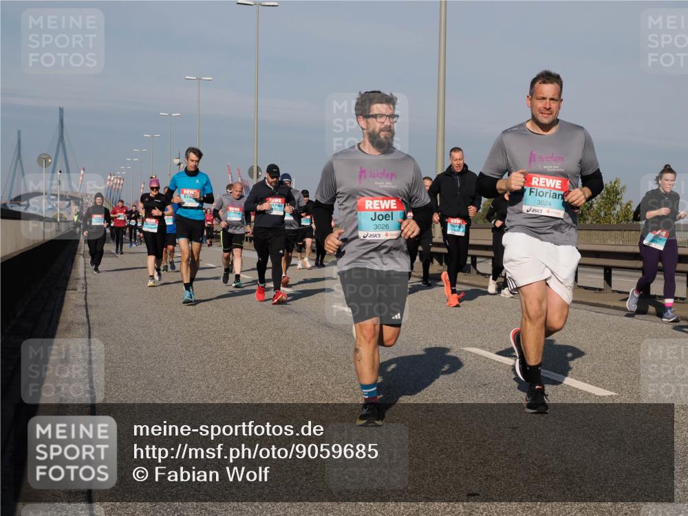 03.10.2025 - Köhlbrandbrückenlauf Fabian Wolf http://msf.ph/oto/9059685 03.10.2025 10:04:57 Position 3 3026, 3024 meine-sportfotos.de