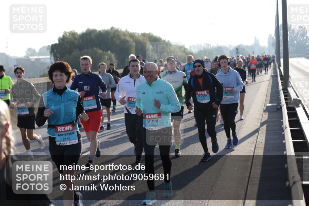 03.10.2025 - Köhlbrandbrückenlauf Jannik Wohlers http://msf.ph/oto/9059691 03.10.2025 09:22:20 Position 3 2119, 3829, 2930, 20, 1861, 3116 meine-sportfotos.de