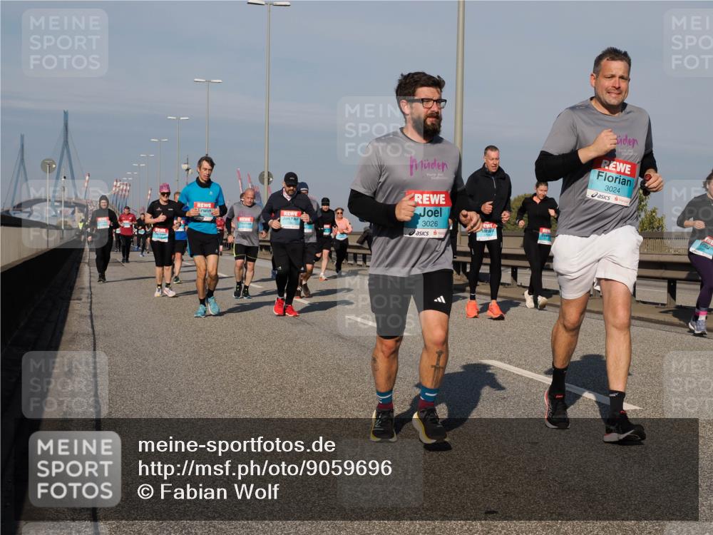 03.10.2025 - Köhlbrandbrückenlauf Fabian Wolf http://msf.ph/oto/9059696 03.10.2025 10:04:58 Position 3 3026, 3024 meine-sportfotos.de