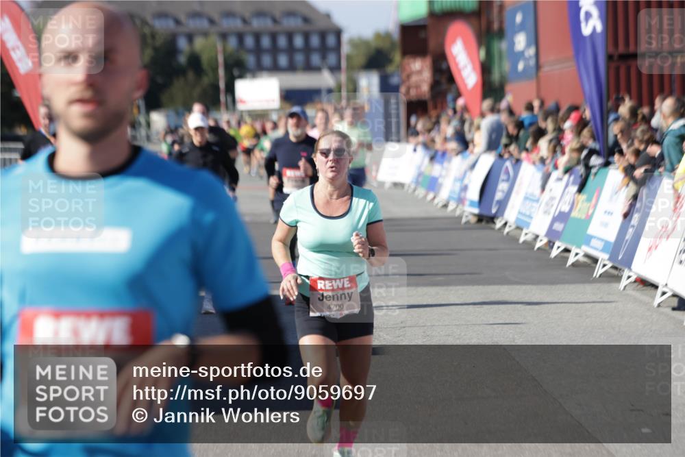03.10.2025 - Köhlbrandbrückenlauf Jannik Wohlers http://msf.ph/oto/9059697 03.10.2025 13:12:30 Ziel 4189, 4266, 4609, 4638, 4700, 4745, 4864, 4873, 4908, 4973, 5062 meine-sportfotos.de