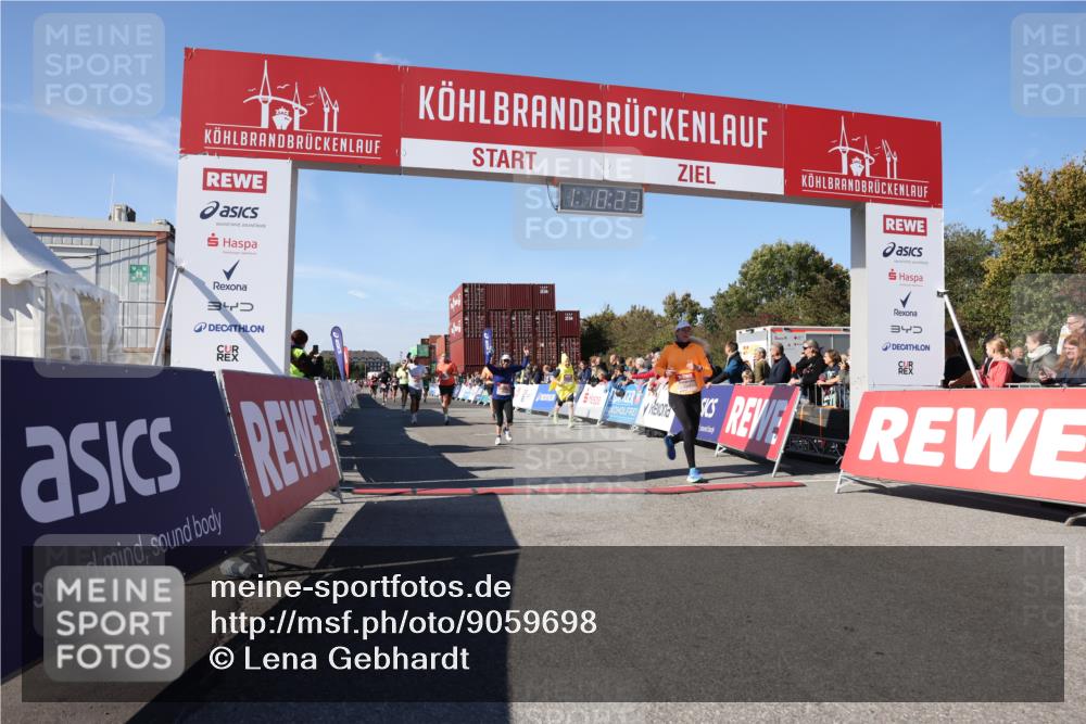 03.10.2025 - Köhlbrandbrückenlauf Lena Gebhardt http://msf.ph/oto/9059698 03.10.2025 13:10:24 Ziel 4147, 4364, 4429, 4479, 4683, 4710, 4711, 4774, 4822, 5029, 6294, 6587, 6781, 6782 meine-sportfotos.de