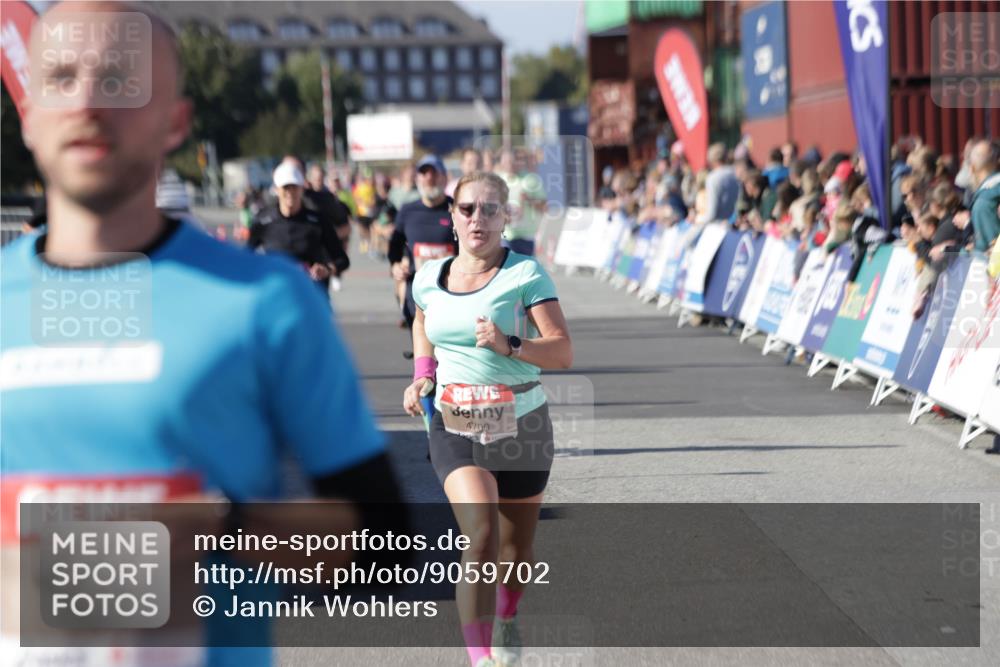 03.10.2025 - Köhlbrandbrückenlauf Jannik Wohlers http://msf.ph/oto/9059702 03.10.2025 13:12:30 Ziel 4189, 4266, 4609, 4638, 4700, 4745, 4864, 4873, 4908, 4973, 5062 meine-sportfotos.de