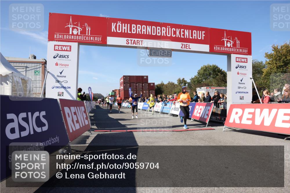 03.10.2025 - Köhlbrandbrückenlauf Lena Gebhardt http://msf.ph/oto/9059704 03.10.2025 13:10:24 Ziel 4147, 4364, 4429, 4479, 4683, 4710, 4711, 4774, 4822, 5029, 6294, 6587, 6781, 6782 meine-sportfotos.de