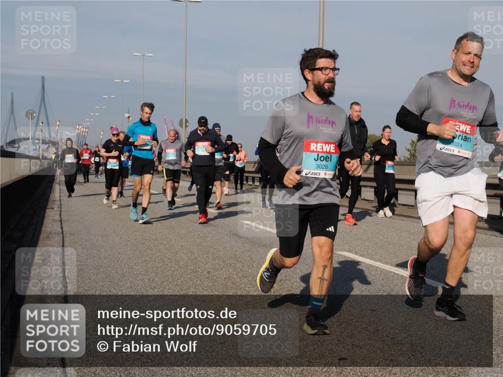 03.10.2025 - Köhlbrandbrückenlauf Fabian Wolf http://msf.ph/oto/9059705 03.10.2025 10:04:58 Position 3 3024, 3026 meine-sportfotos.de
