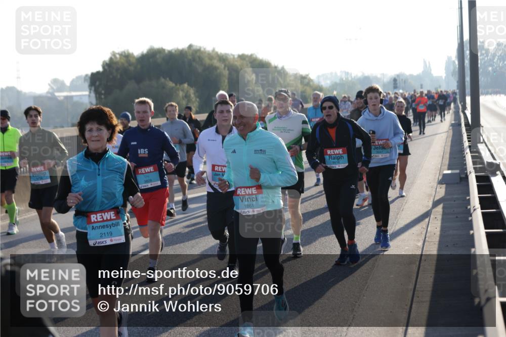 03.10.2025 - Köhlbrandbrückenlauf Jannik Wohlers http://msf.ph/oto/9059706 03.10.2025 09:22:20 Position 3 2119, 3829, 1861, 3647, 3116 meine-sportfotos.de