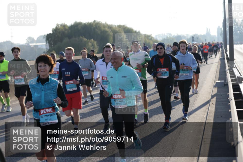 03.10.2025 - Köhlbrandbrückenlauf Jannik Wohlers http://msf.ph/oto/9059714 03.10.2025 09:22:20 Position 3 2119, 3829, 1861, 3116 meine-sportfotos.de