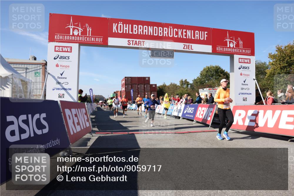 03.10.2025 - Köhlbrandbrückenlauf Lena Gebhardt http://msf.ph/oto/9059717 03.10.2025 13:10:25 Ziel 4147, 4364, 4429, 4479, 4710, 4711, 4774, 4822, 5029, 5689, 6024, 6294, 6587, 6781, 6782 meine-sportfotos.de