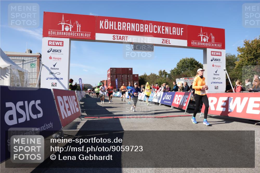 03.10.2025 - Köhlbrandbrückenlauf Lena Gebhardt http://msf.ph/oto/9059723 03.10.2025 13:10:25 Ziel 4147, 4364, 4429, 4479, 4710, 4711, 4774, 4822, 5029, 5689, 6024, 6294, 6587, 6781, 6782 meine-sportfotos.de