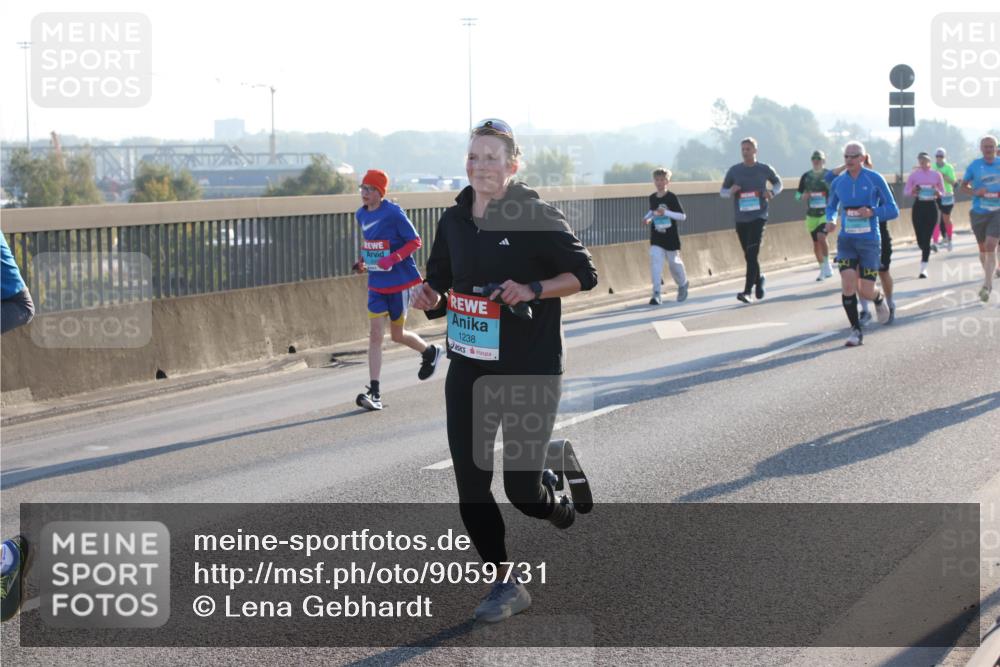 03.10.2025 - Köhlbrandbrückenlauf Lena Gebhardt http://msf.ph/oto/9059731 03.10.2025 09:18:56 Position 1 1238 meine-sportfotos.de